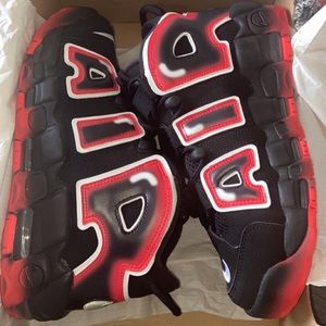 NIKE UPTEMPO, SIZE 8 IN MEN , NEW CONDITION,